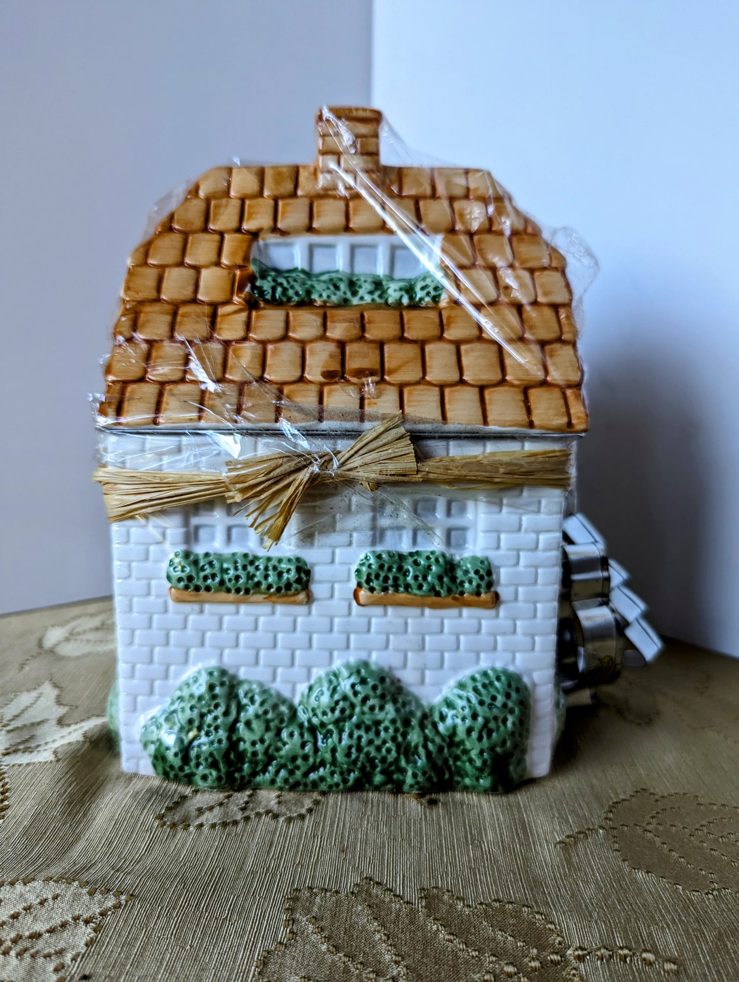 Creative Gourmet Cookie House Canister