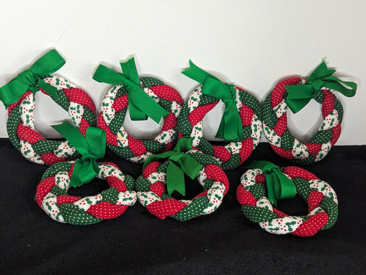 Vintage Quilted Christmas Wreath Napkin Rings (7)