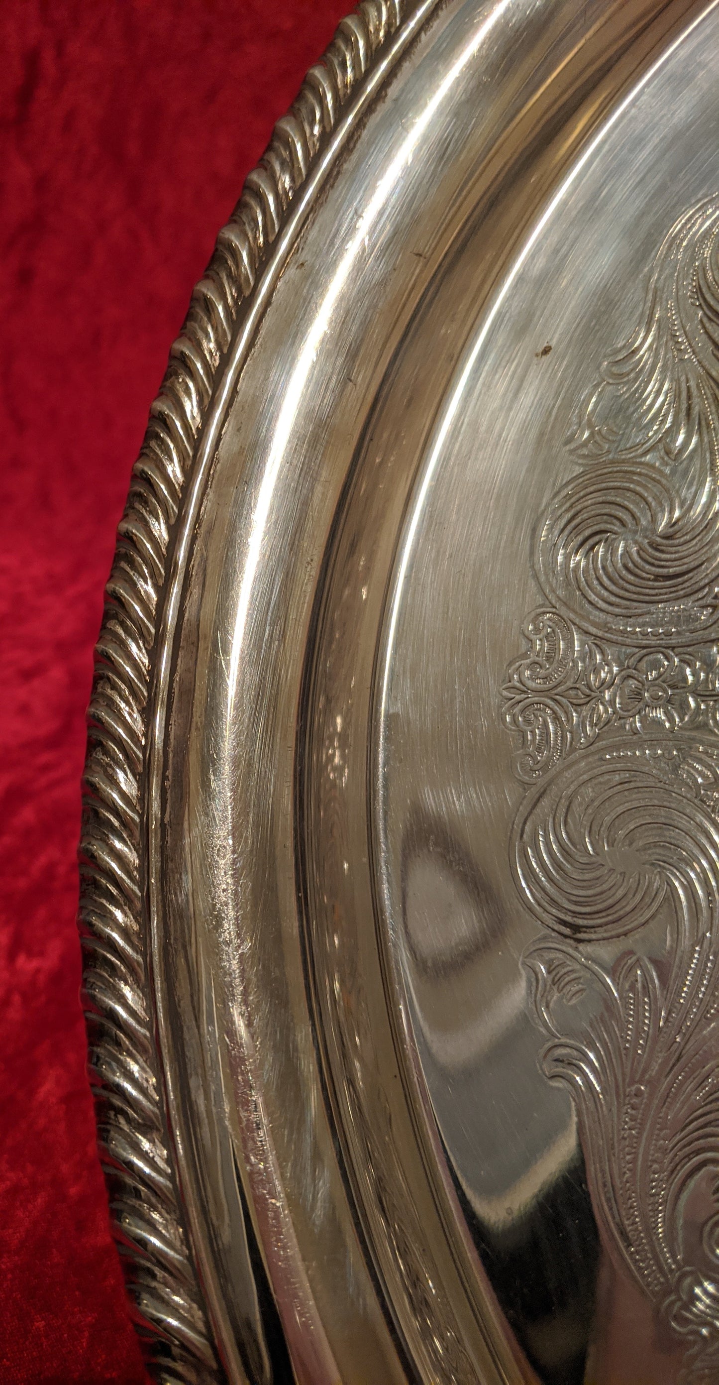 WM Rogers and Sons Silverplate Round Serving Tray