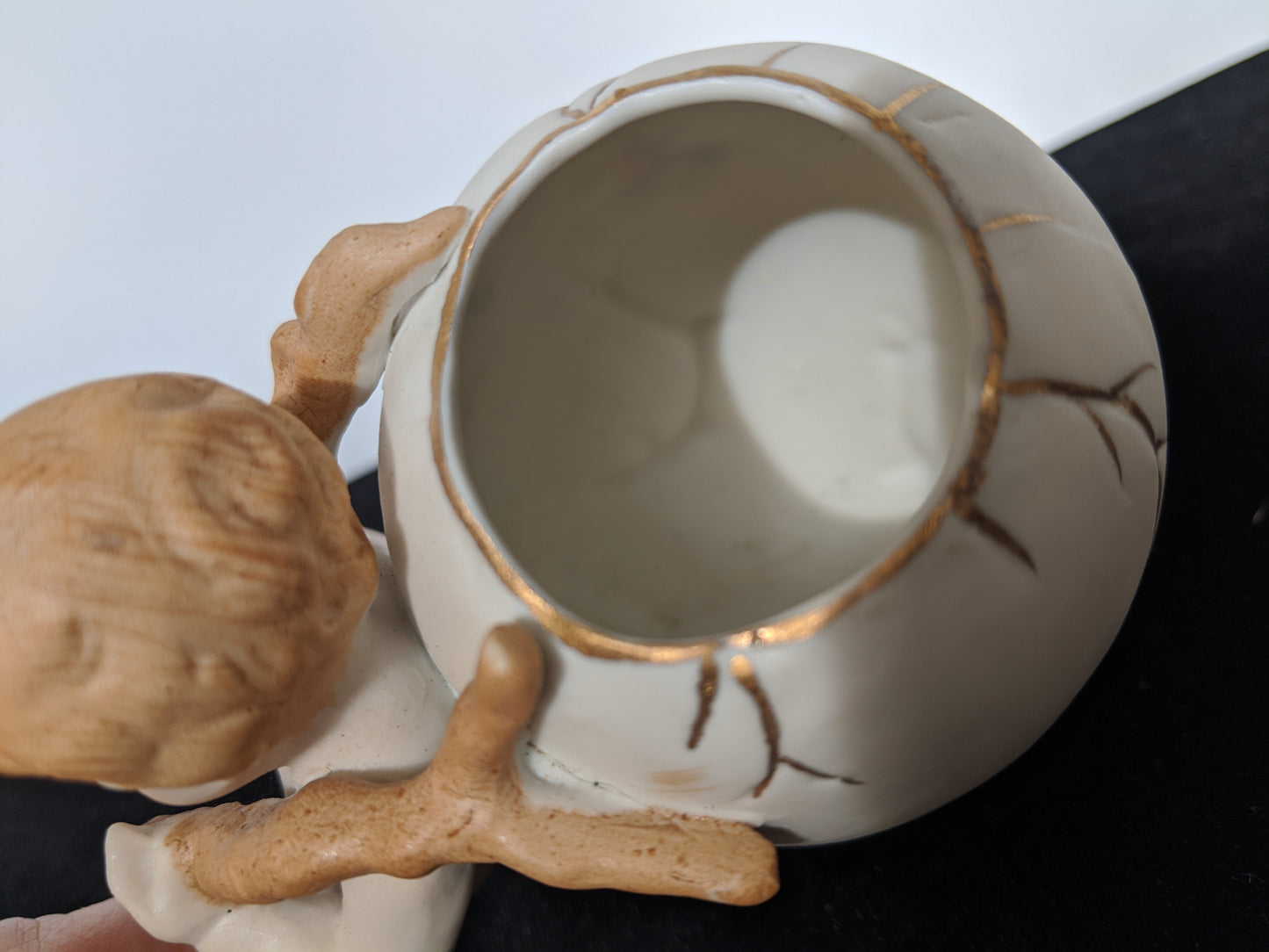 UCAGCO China Ceramic Boy with egg candy dish