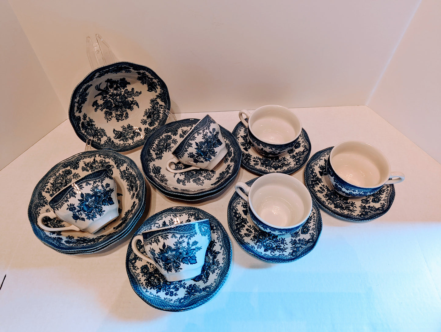 Johnson Brothers Dinnerware Set (30) Discontinued. From 2001-2004