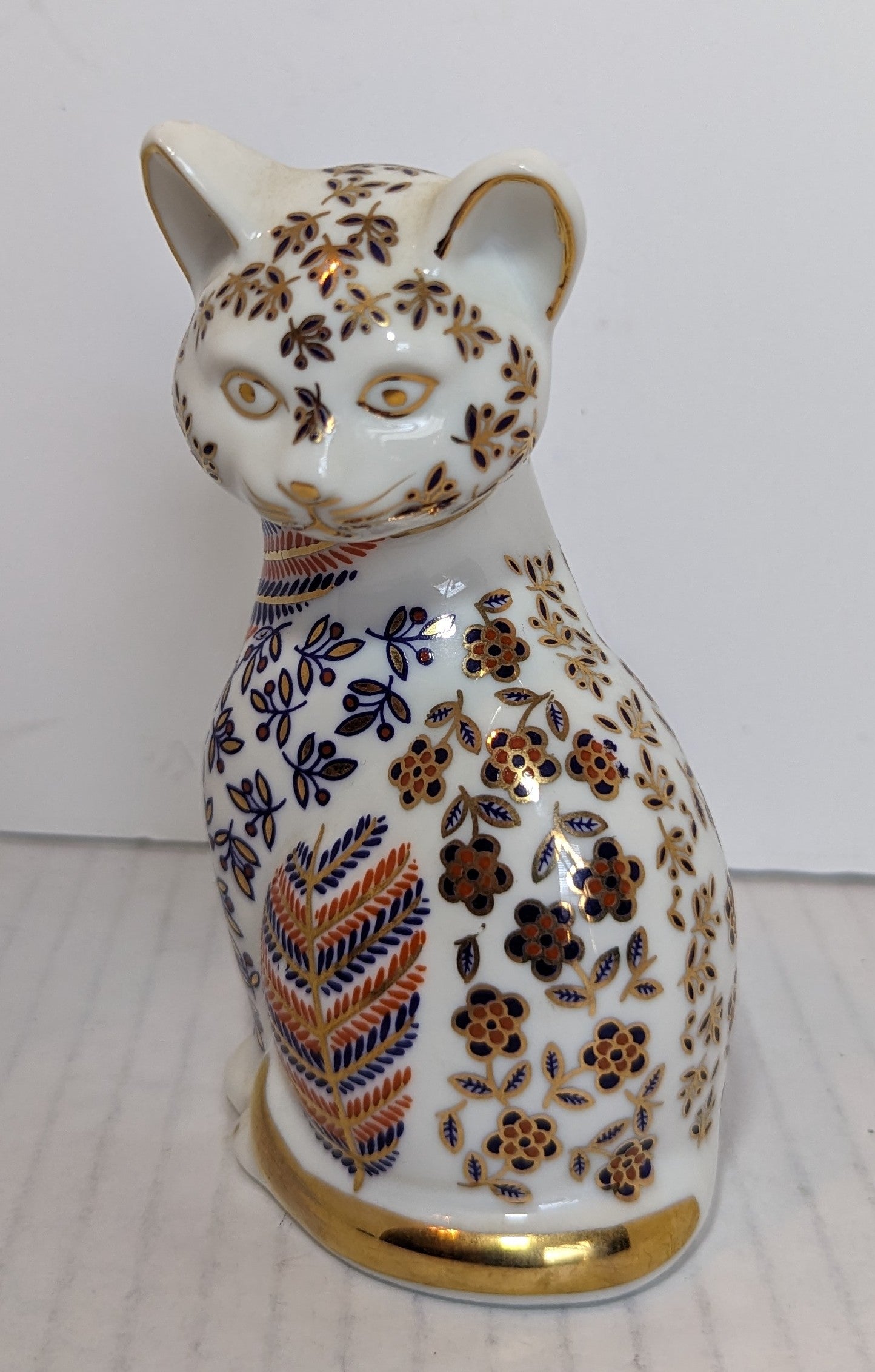 Vintage Imari Style Cat Paperweight