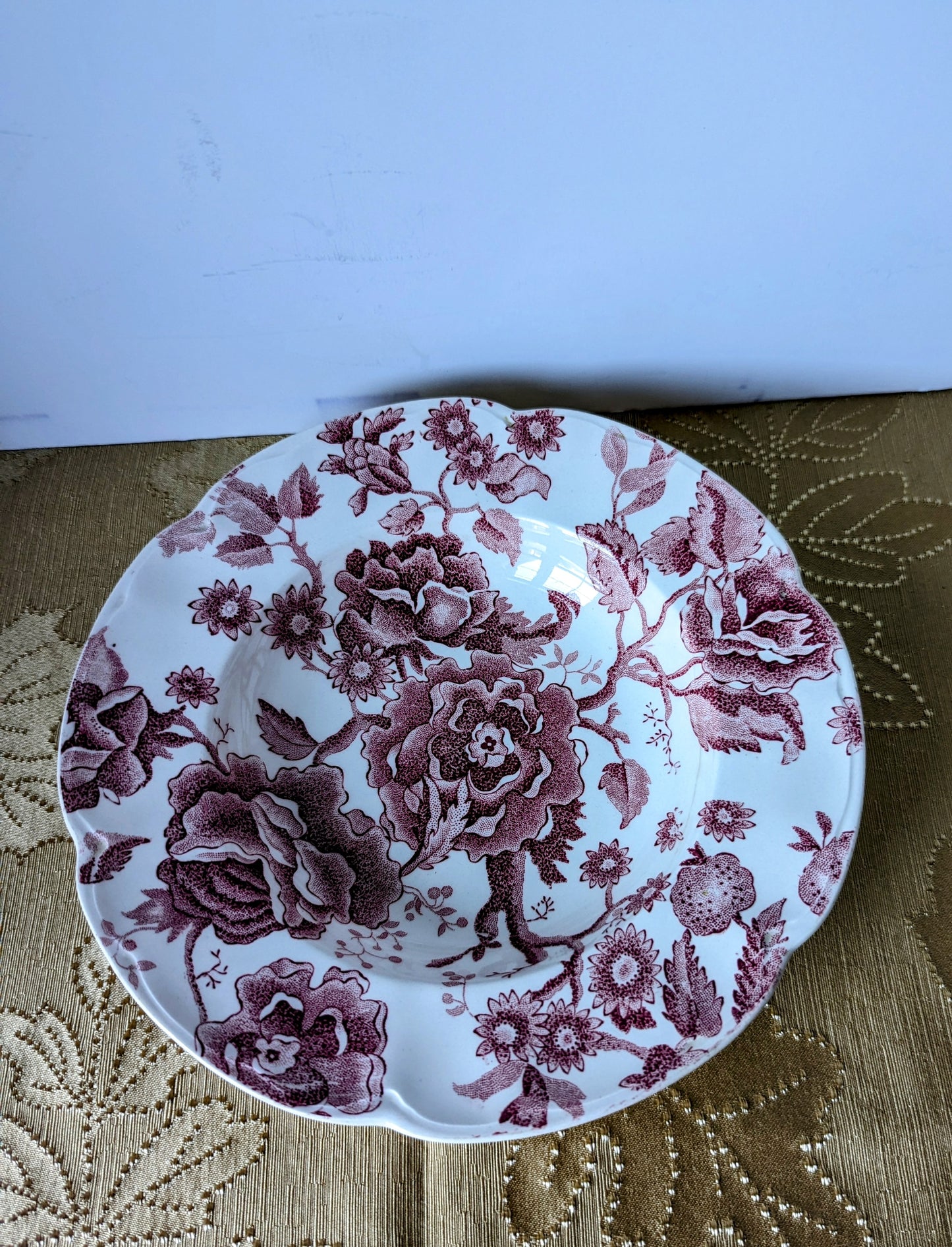 English Chippendale Johnson Bros Berry/Cereal Bowl