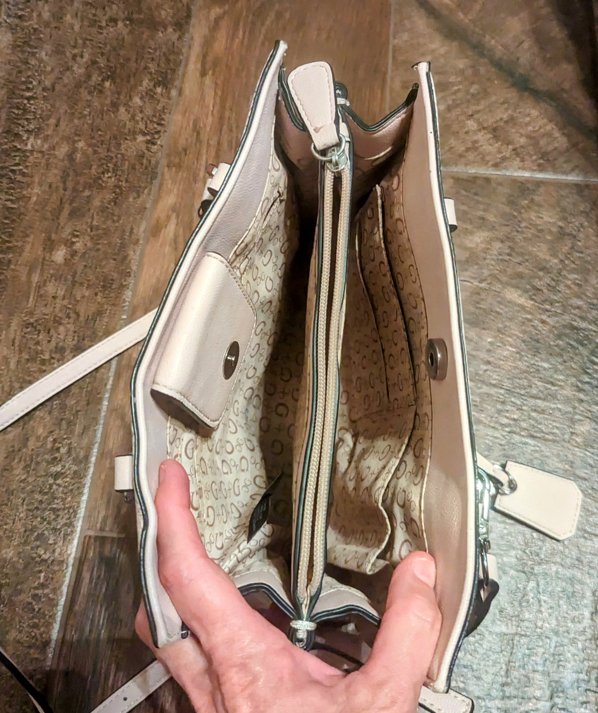 Guess Handbag – Nauna's Vintage Corner