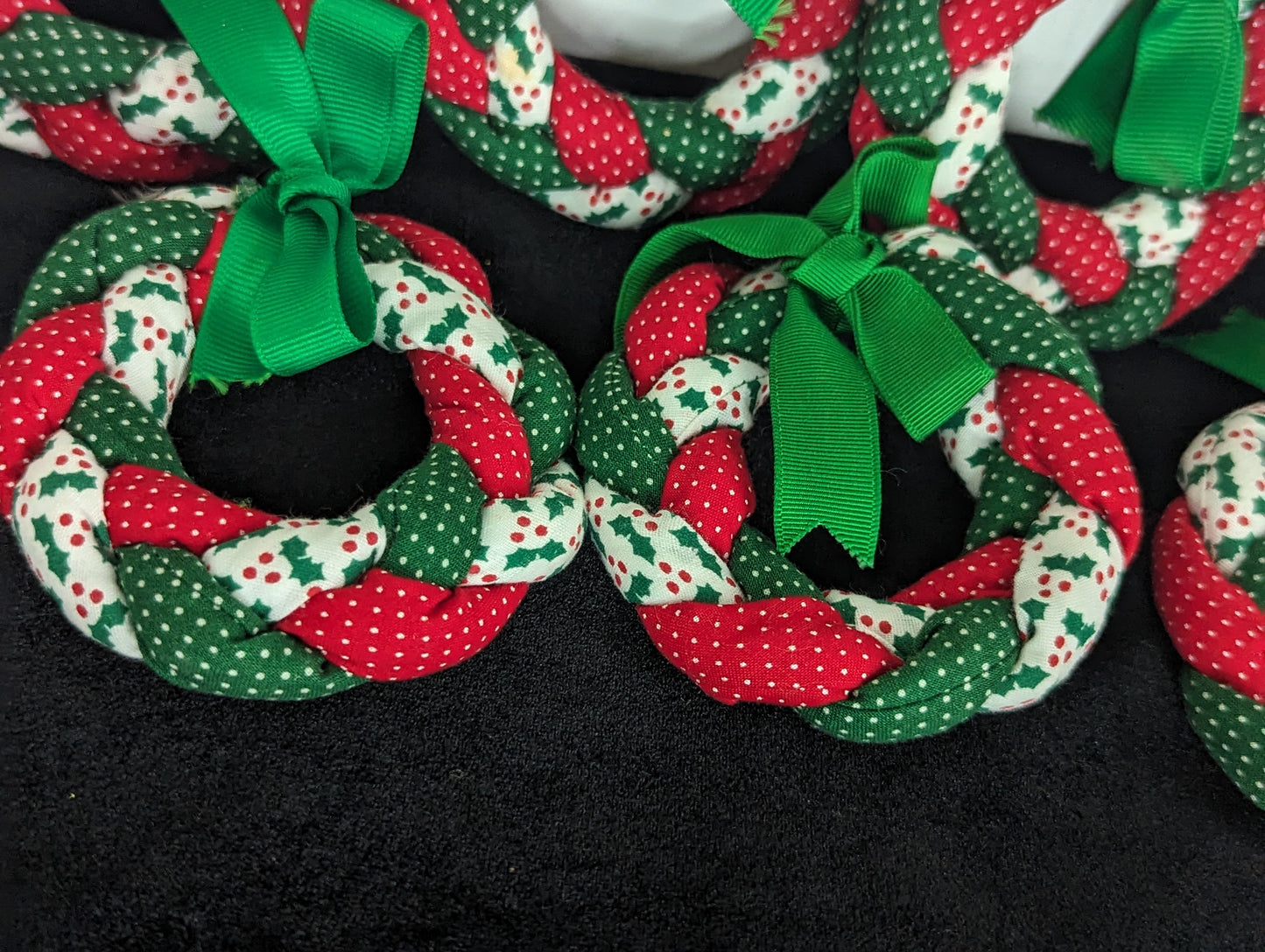 Vintage Quilted Christmas Wreath Napkin Rings (7)