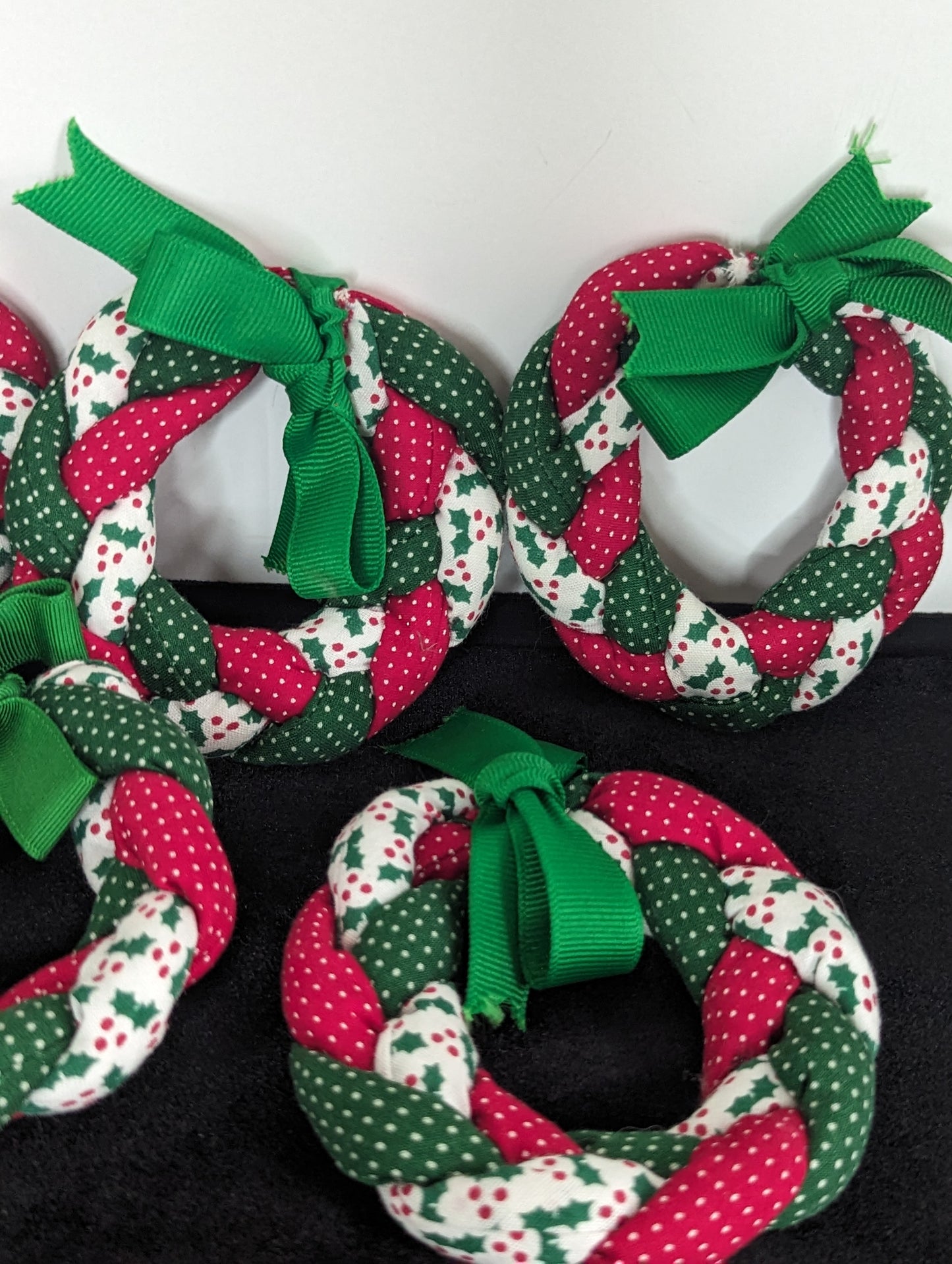 Vintage Quilted Christmas Wreath Napkin Rings (7)