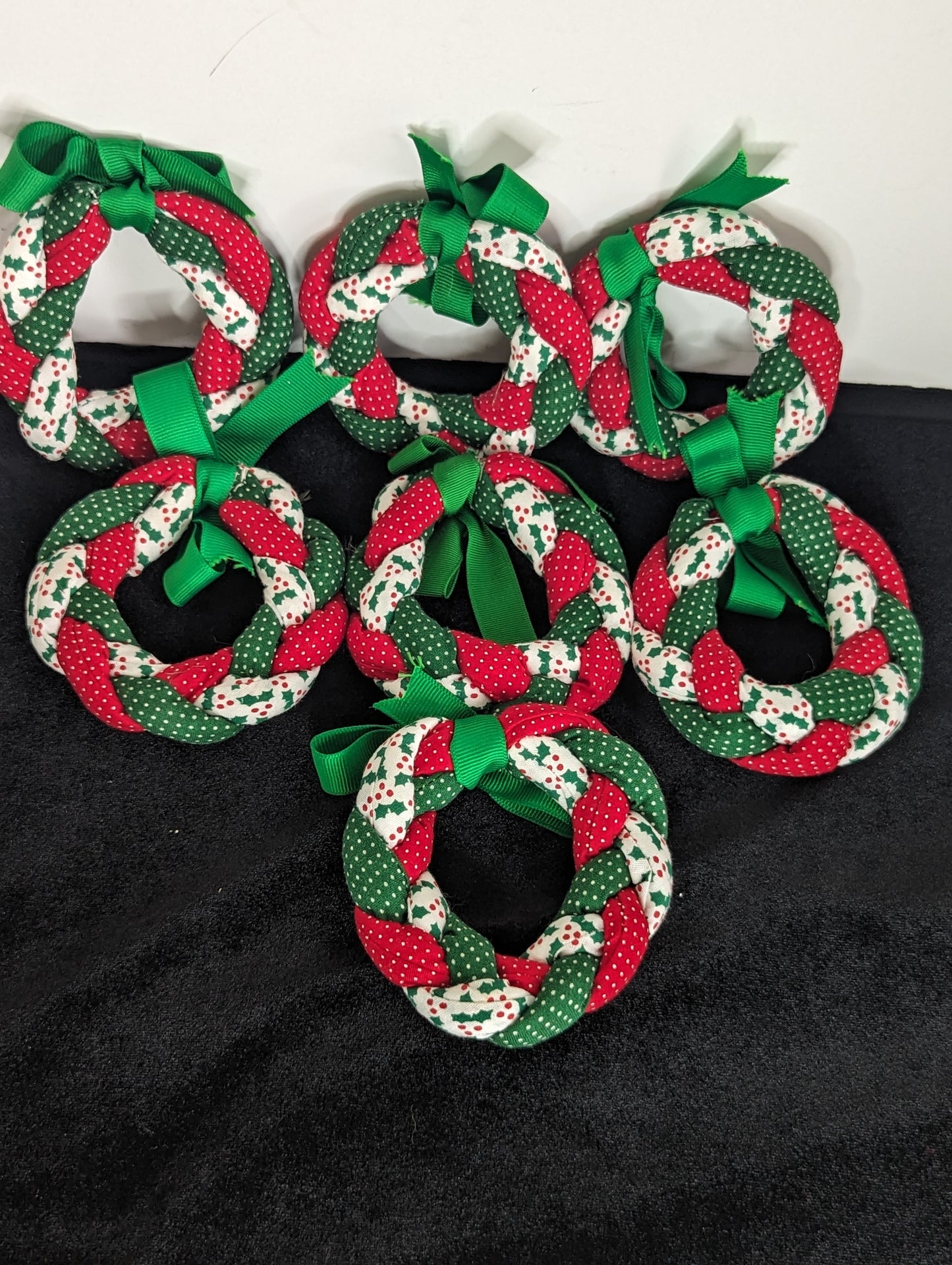 Vintage Quilted Christmas Wreath Napkin Rings (7)