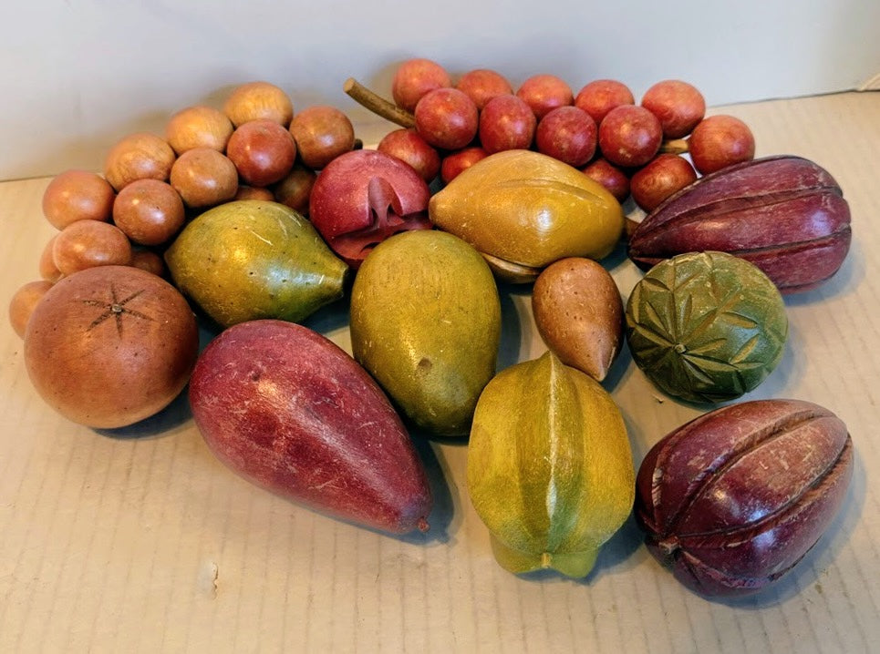 Wooden Fruit (13 pieces)
