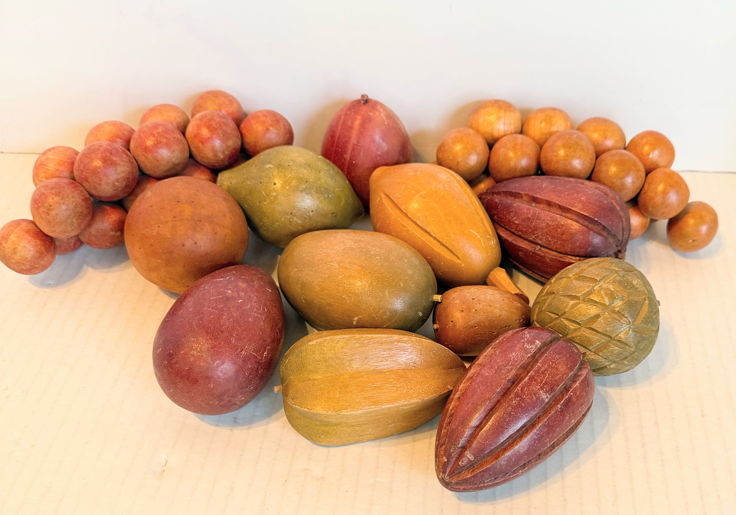 Wooden Fruit (13 pieces)