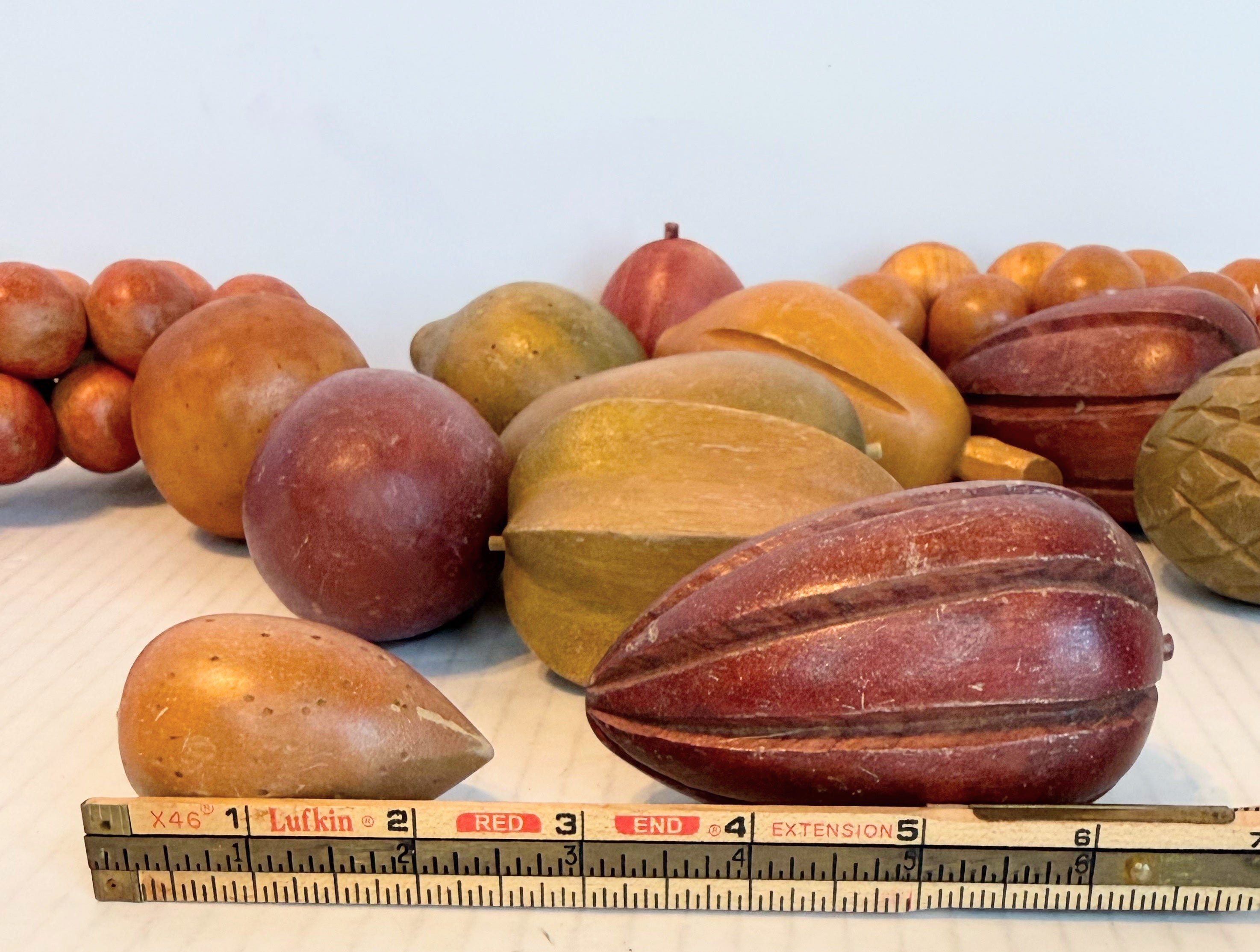 USA アンティーク　木製果物　13点　& 木製お皿 Wooden Fruit (13 pieces) – Nauna's Vintage Corner