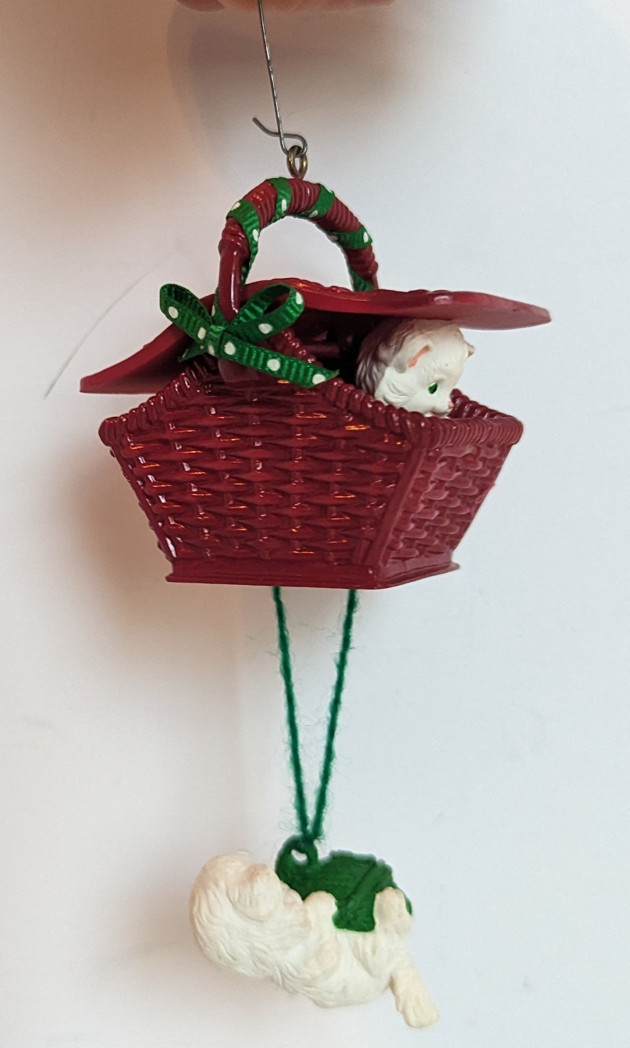 Vintage Hallmark Ornament, Peek-a-boo Kitties