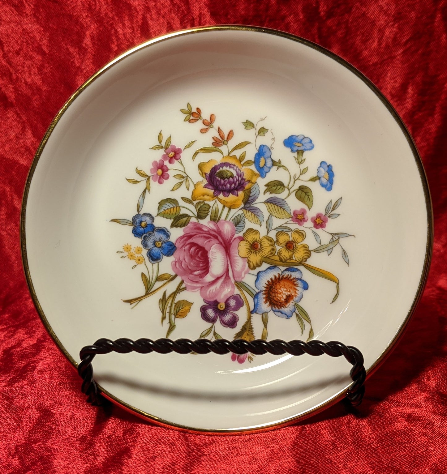 Avon 1982 Happy Holidays Trinket Dish