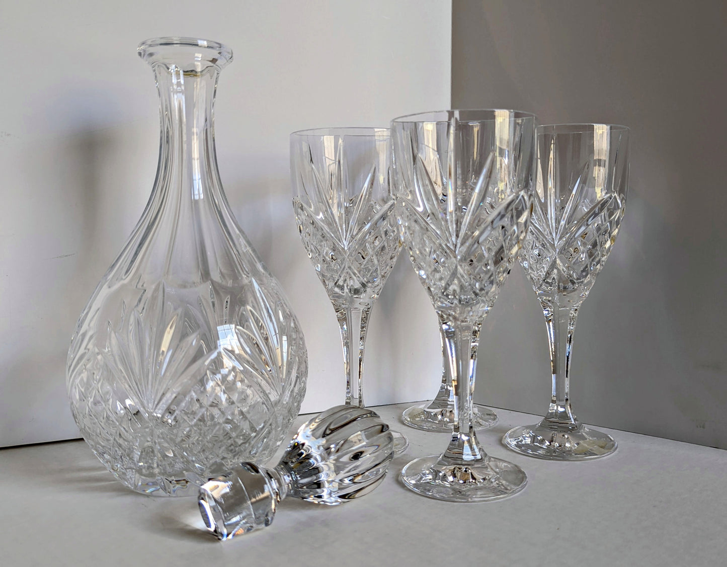 Shannon Crystal Decanter/Stopper and 4 Stem Glasses