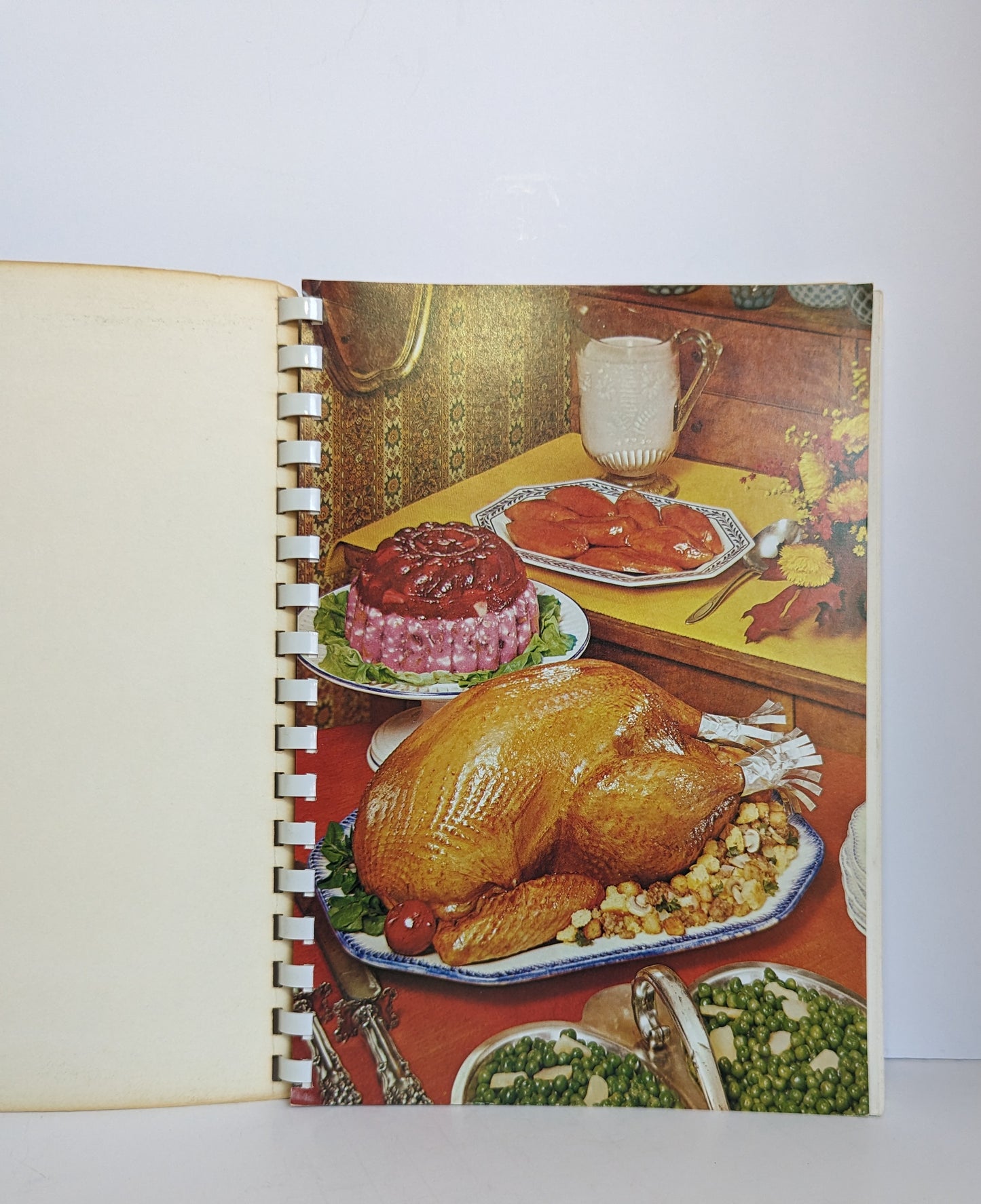 Vintage Bicentennial Heritage Recipes Cookbook 1976