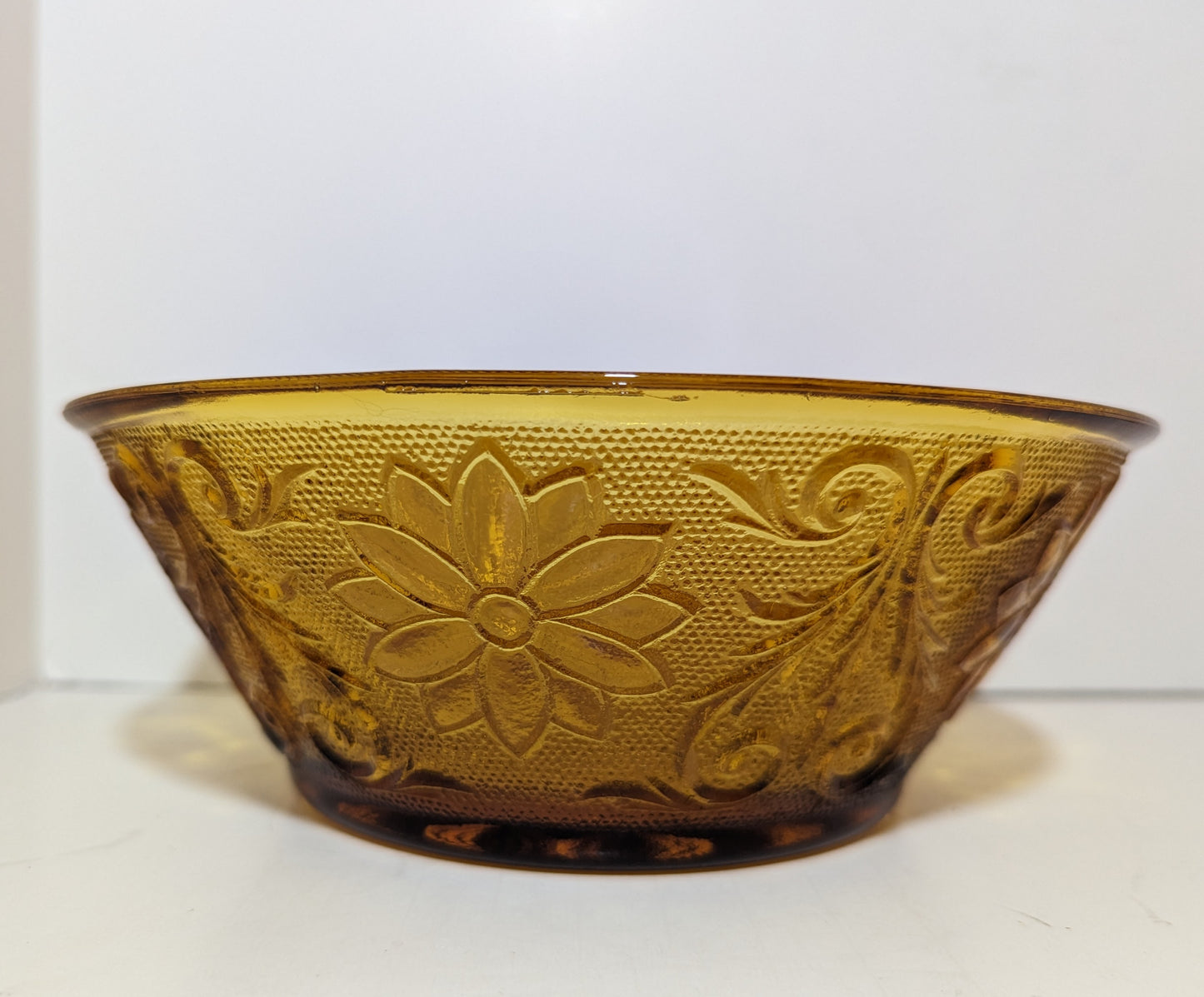 Tiara Sandwich Amber (Collection) Bowl