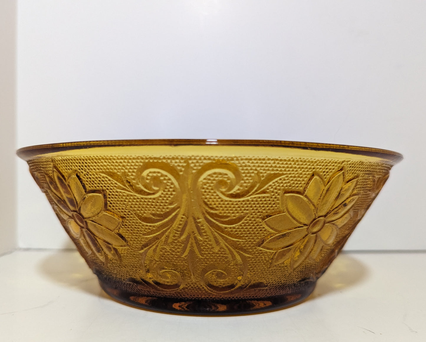 Tiara Sandwich Amber (Collection) Bowl