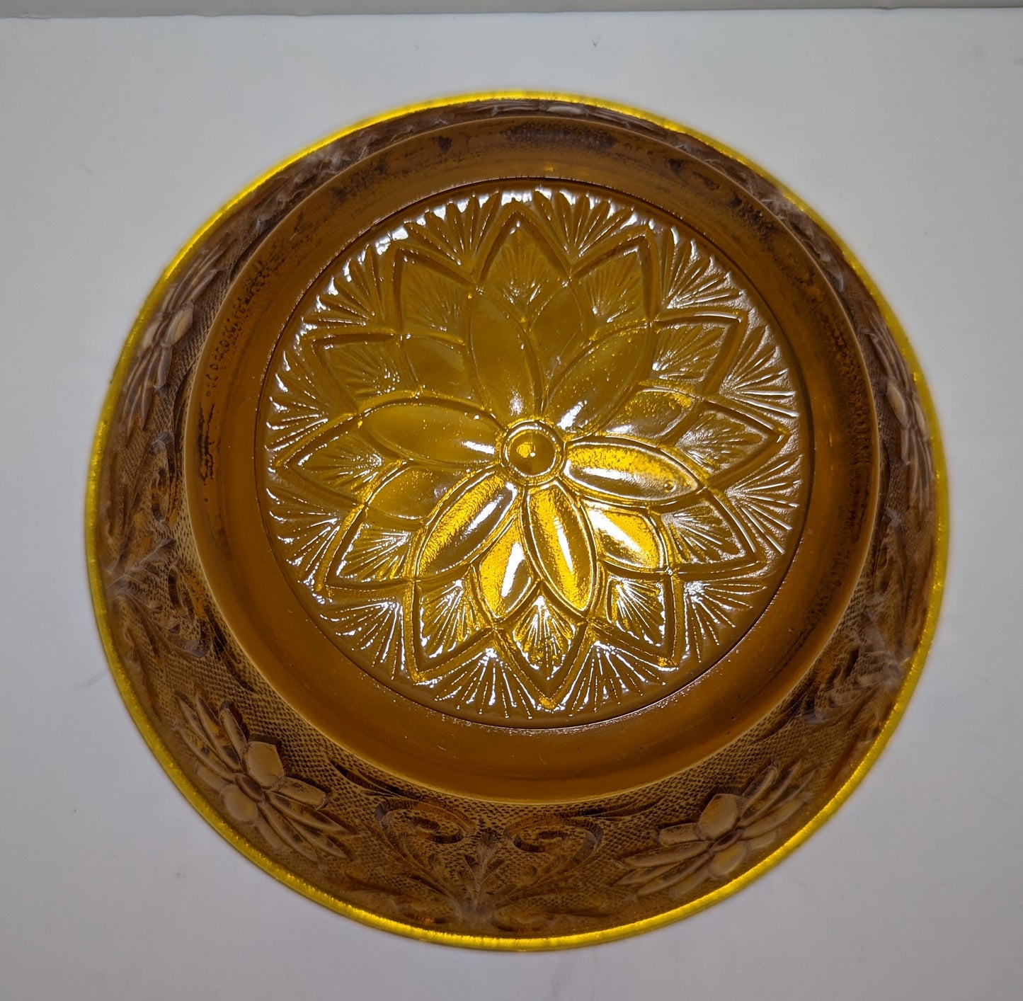 Tiara Sandwich Amber (Collection) Bowl