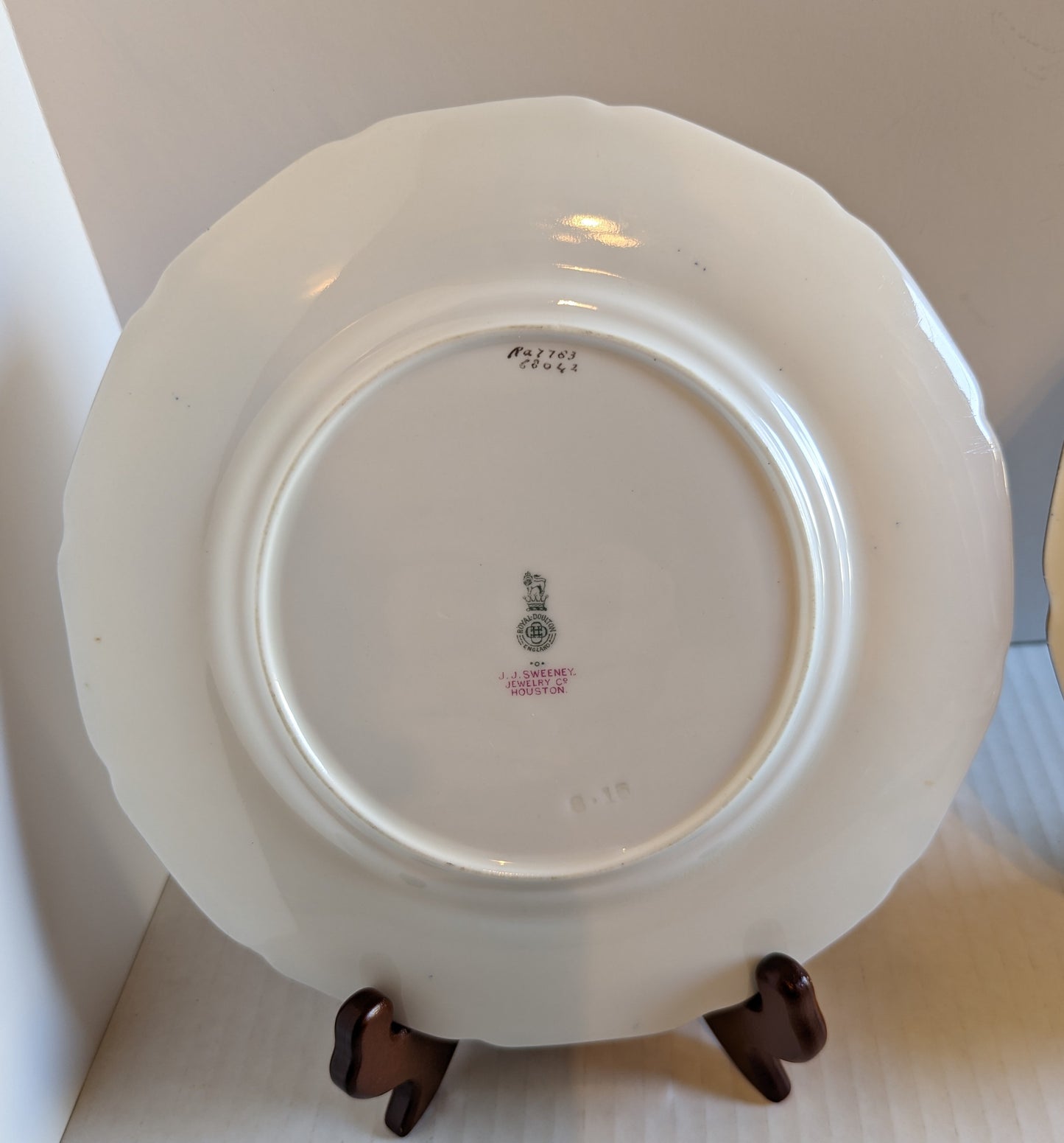 Royal Doulton Vintage Luncheon Plate (6)