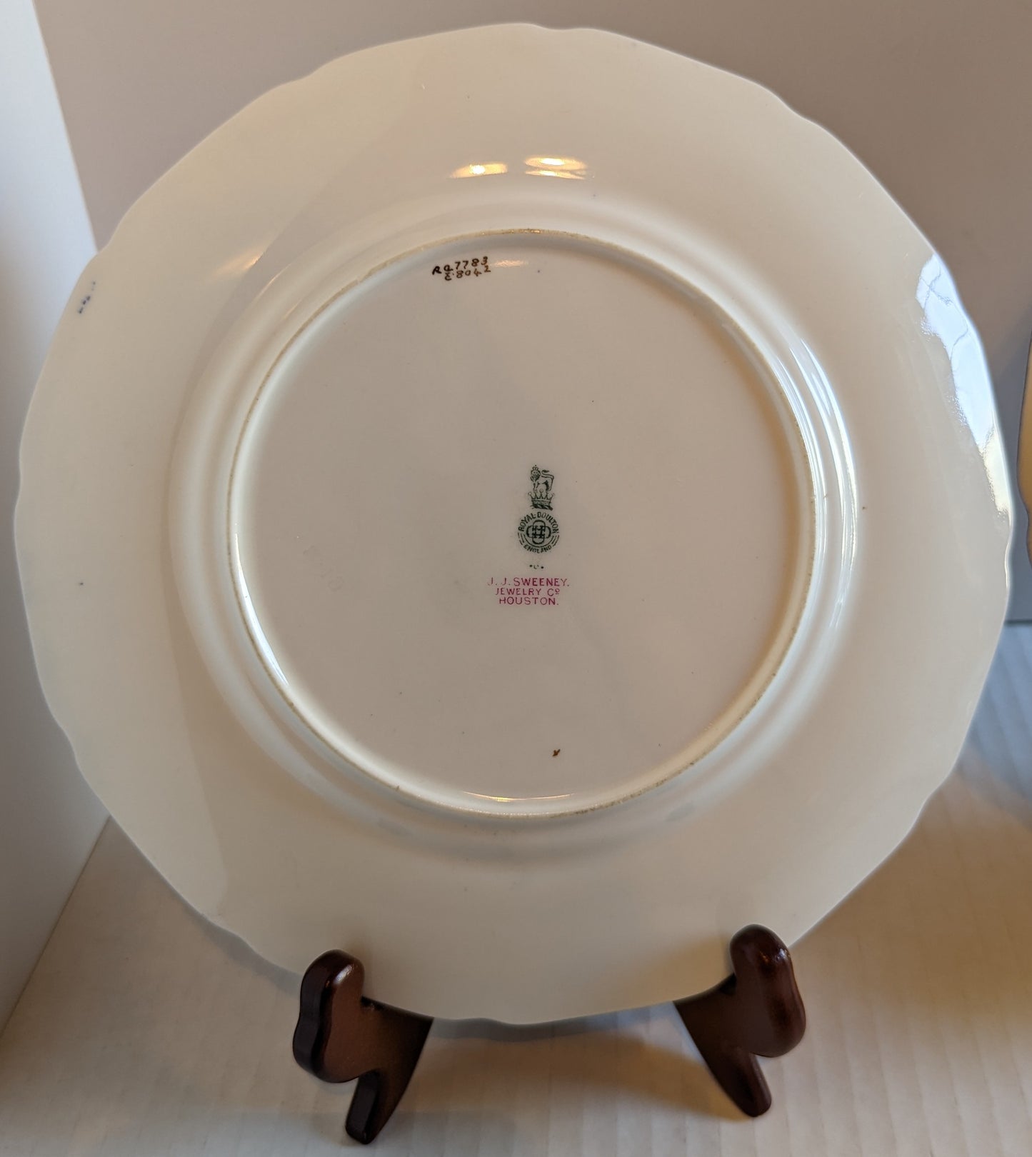 Royal Doulton Vintage Luncheon Plate (6)