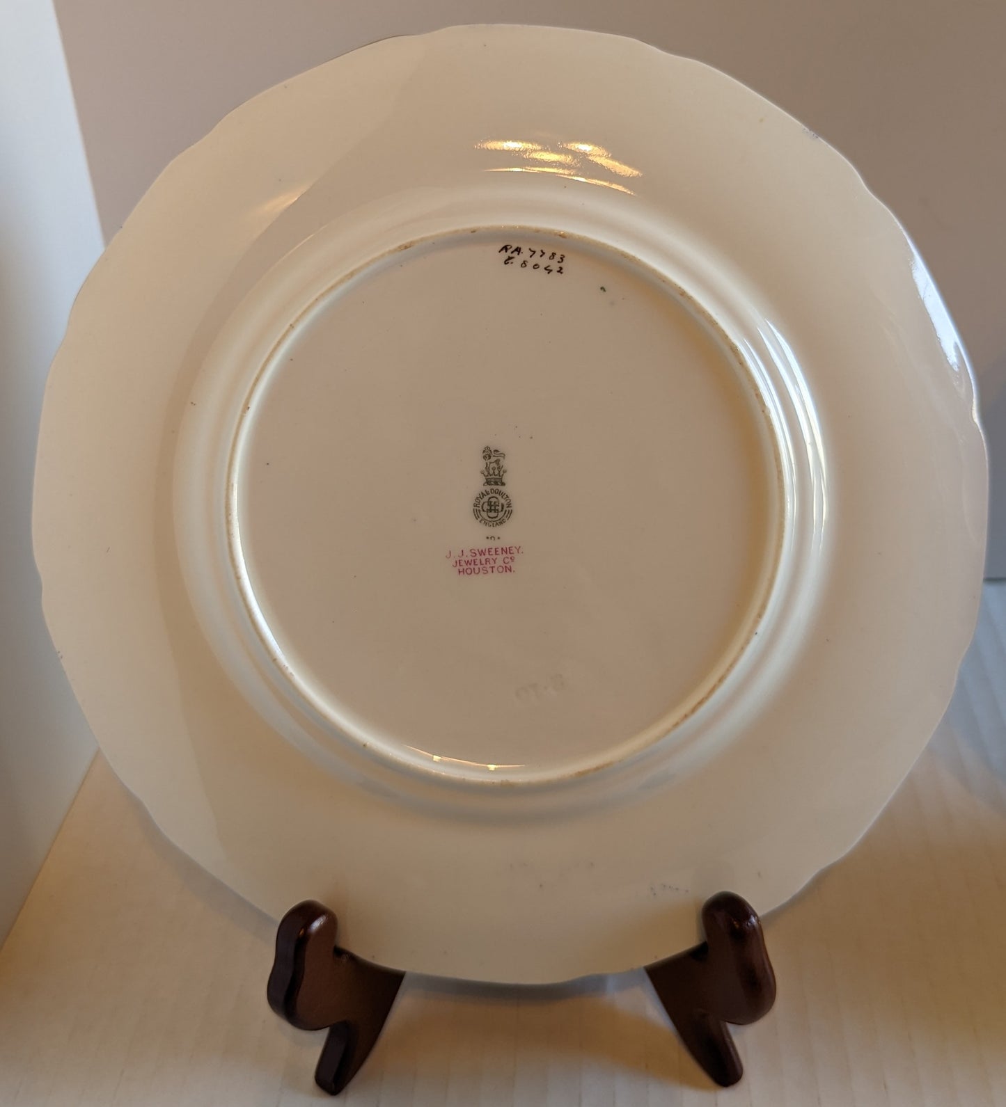 Royal Doulton Vintage Luncheon Plate (6)