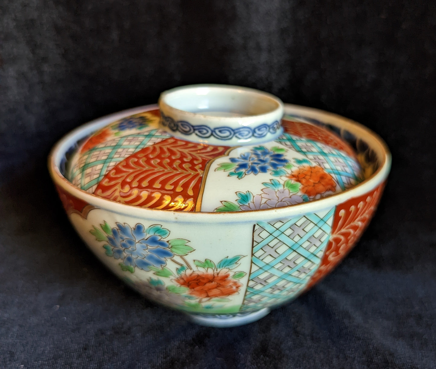 Antique Japanese Imari Ware Bowl/Lid