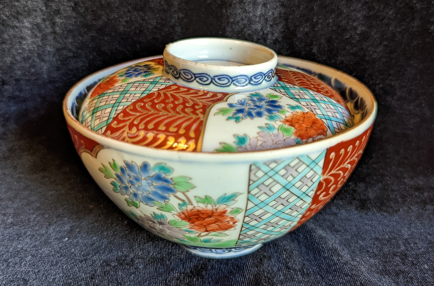 Antique Japanese Imari Ware Bowl/Lid