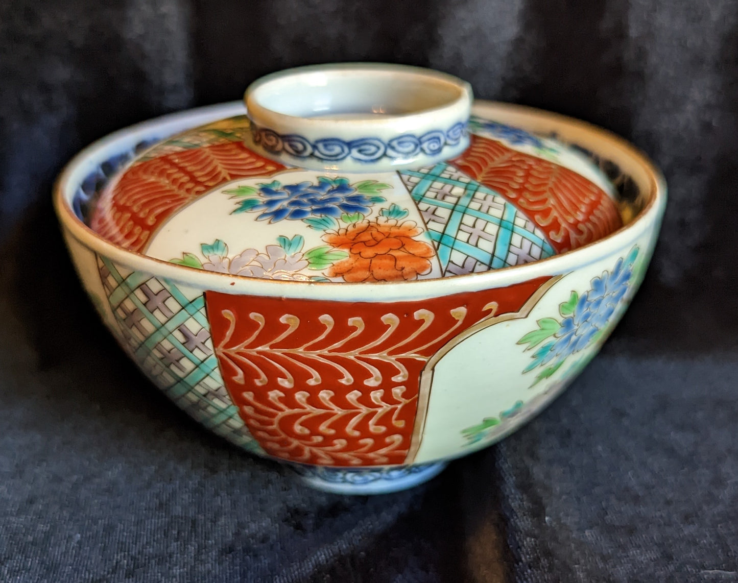 Antique Japanese Imari Ware Bowl/Lid