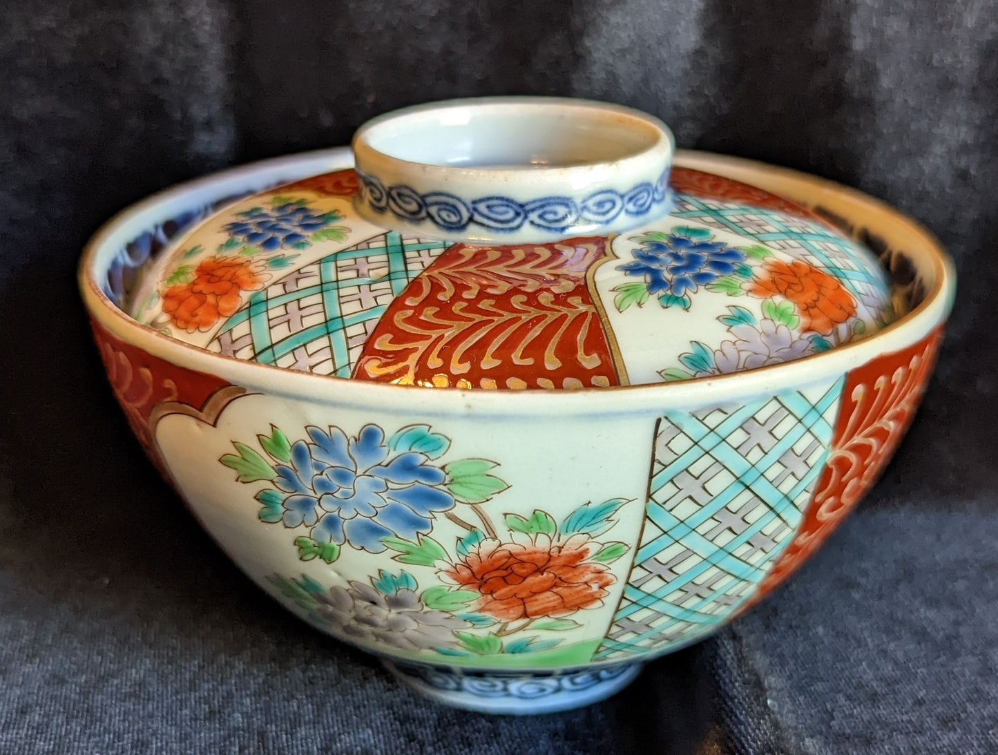 Antique Japanese Imari Ware Bowl/Lid