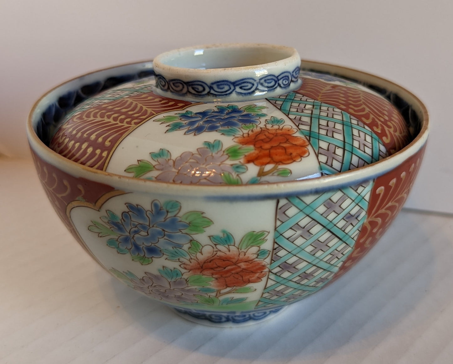 Antique Japanese Imari Ware Bowl/Lid