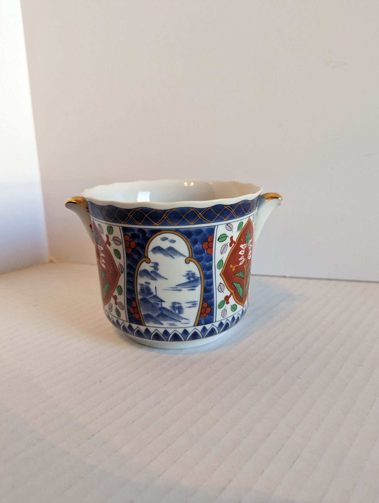 Petite Japanese Vintage Imari Cache Pot