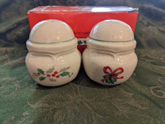 International China Marmalade Christmas Vintage Salt/Pepper Shakers