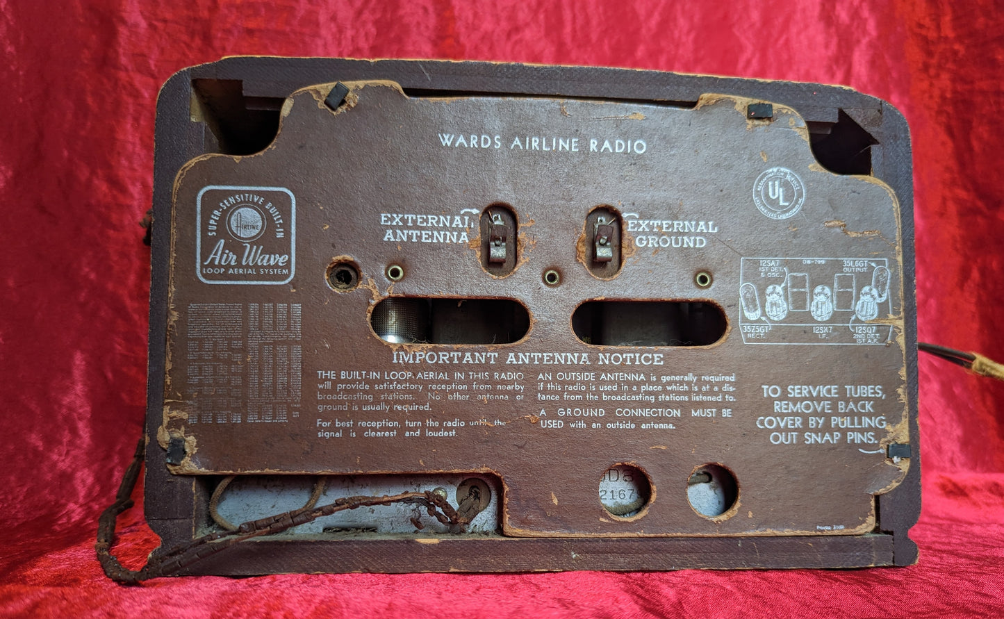 Vintage Wards Airline Radio 1940's