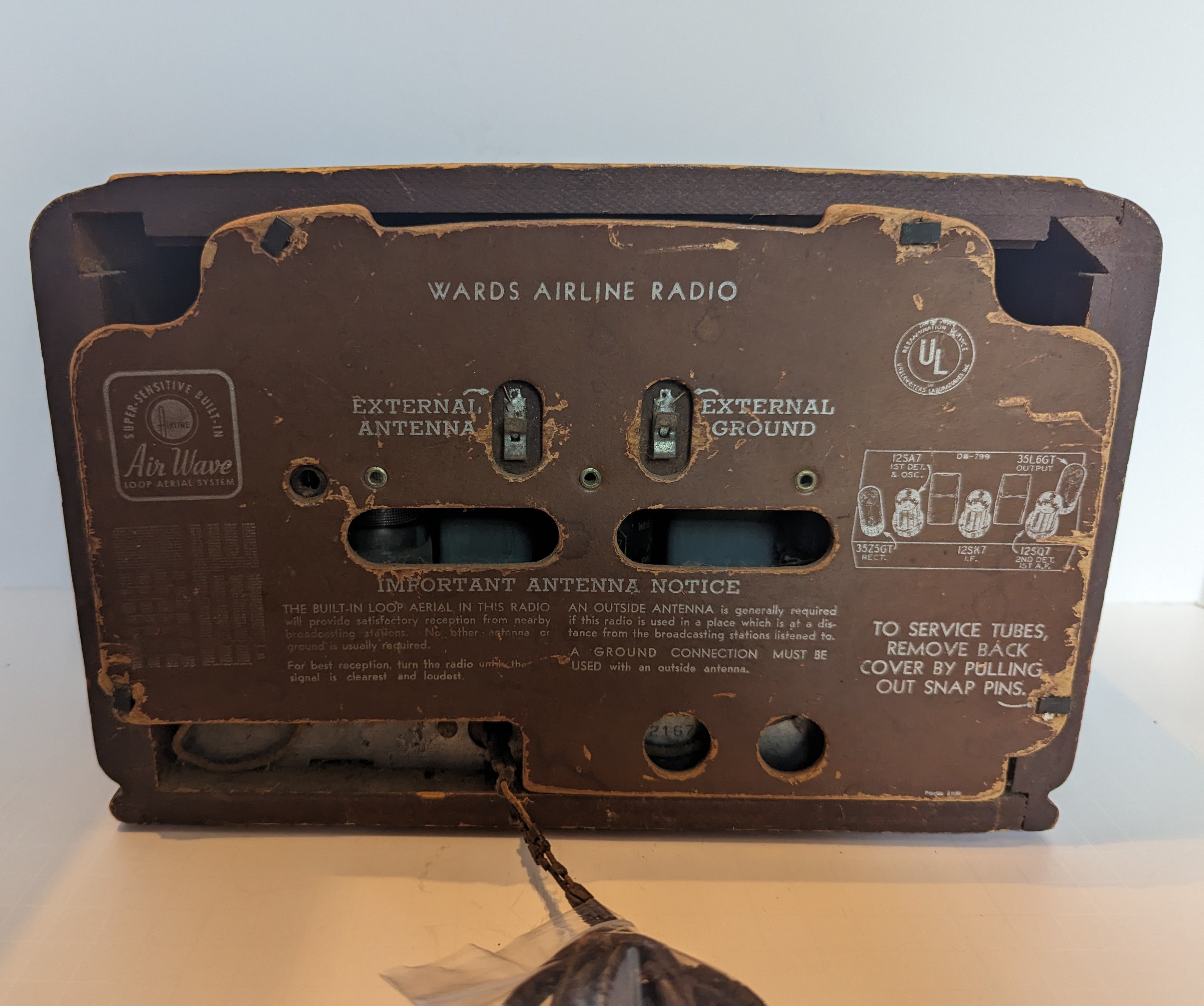 Vintage Wards Airline Radio 1940's