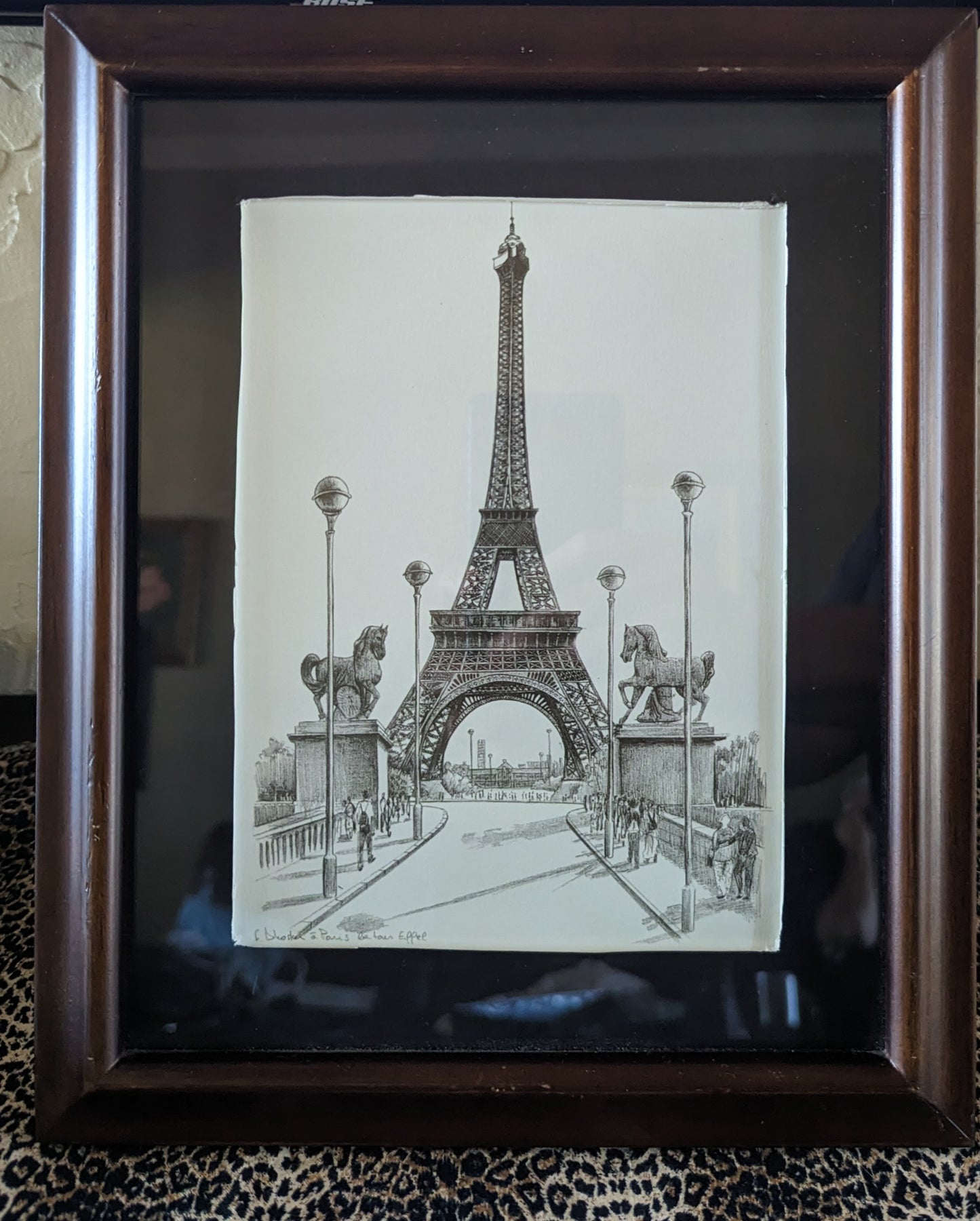 f. Dhoska, a Paris la tour Eiffel Print